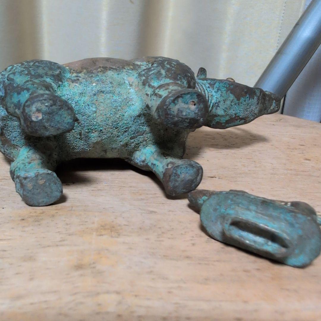 青銅製動物形状置物