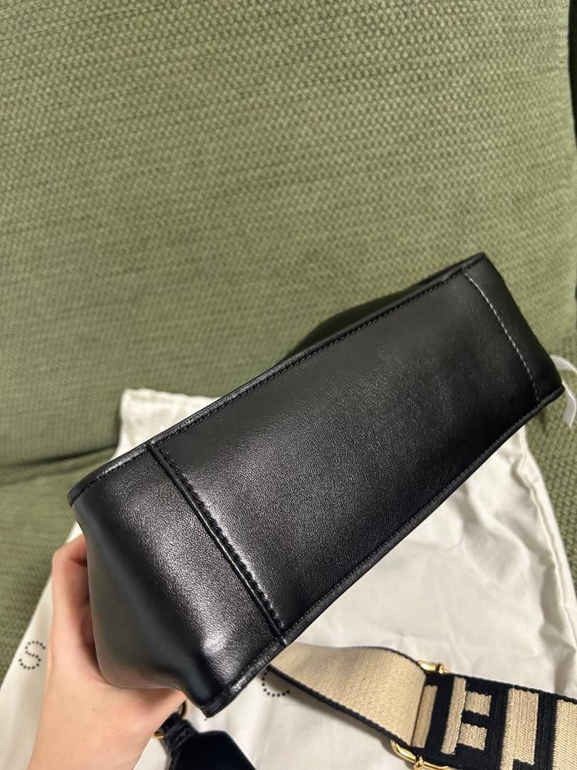 STELLA McCARTNEY ブラックショルダーバッグ