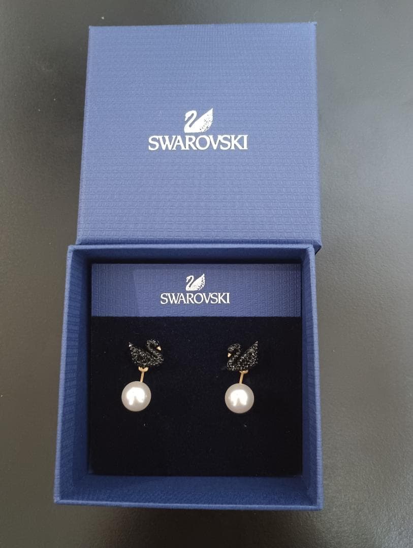 スワロフスキー】Swan イヤージャケット スワン ブラック 新品未使用