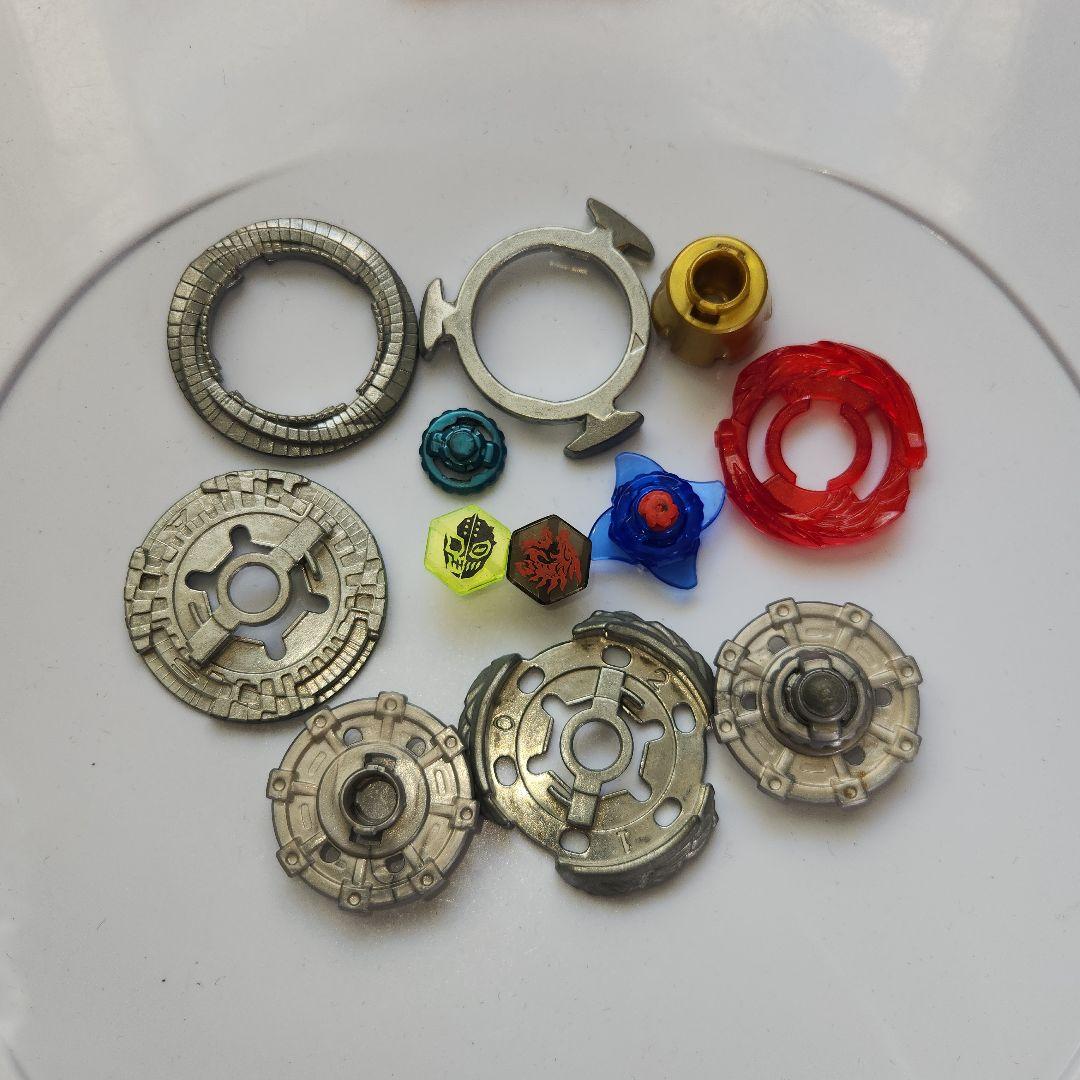 おもちゃ】メタルファイトベイブレード 12種類+部品 まとめ売り メタル