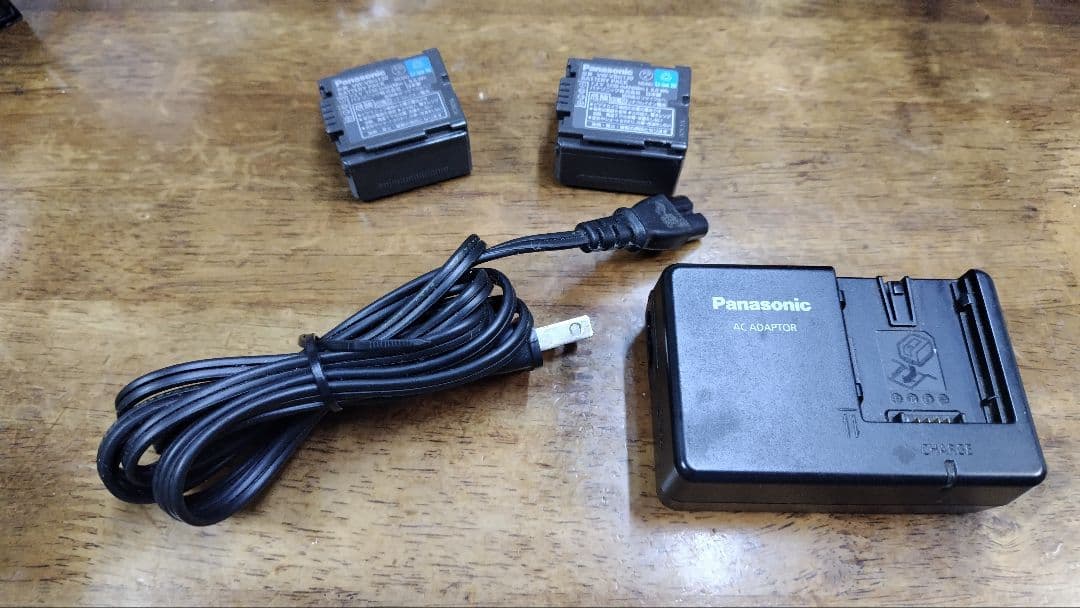 Panasonic hdc-tm350 ビデオカメラ 可動式液晶