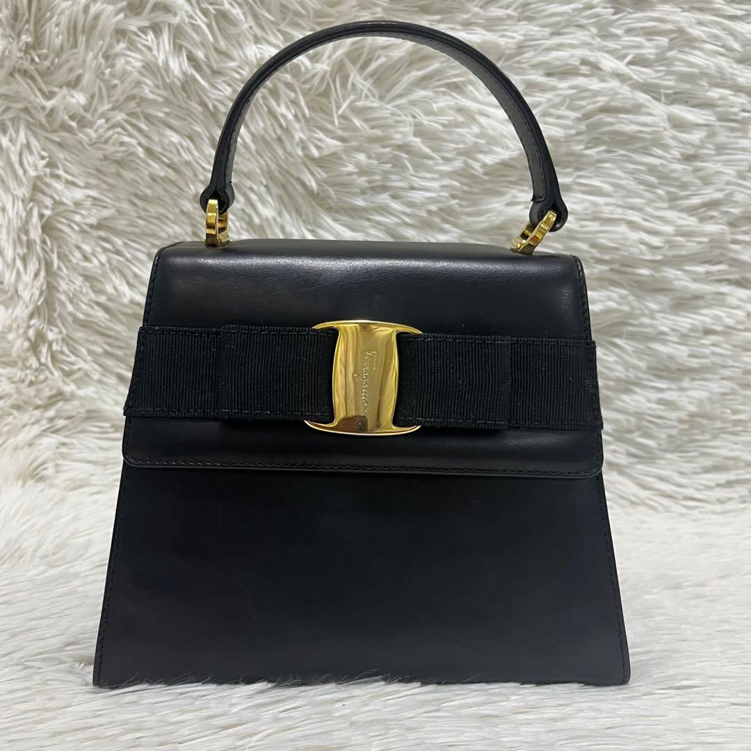 サルヴァトーレフェラガモ ハンドバッグ 2way ブラック ヴァラリボン