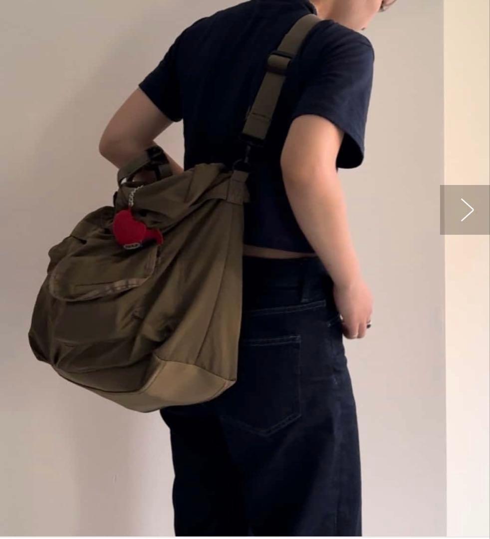 ear オリーブグリーン ショルダーバッグ 大容量