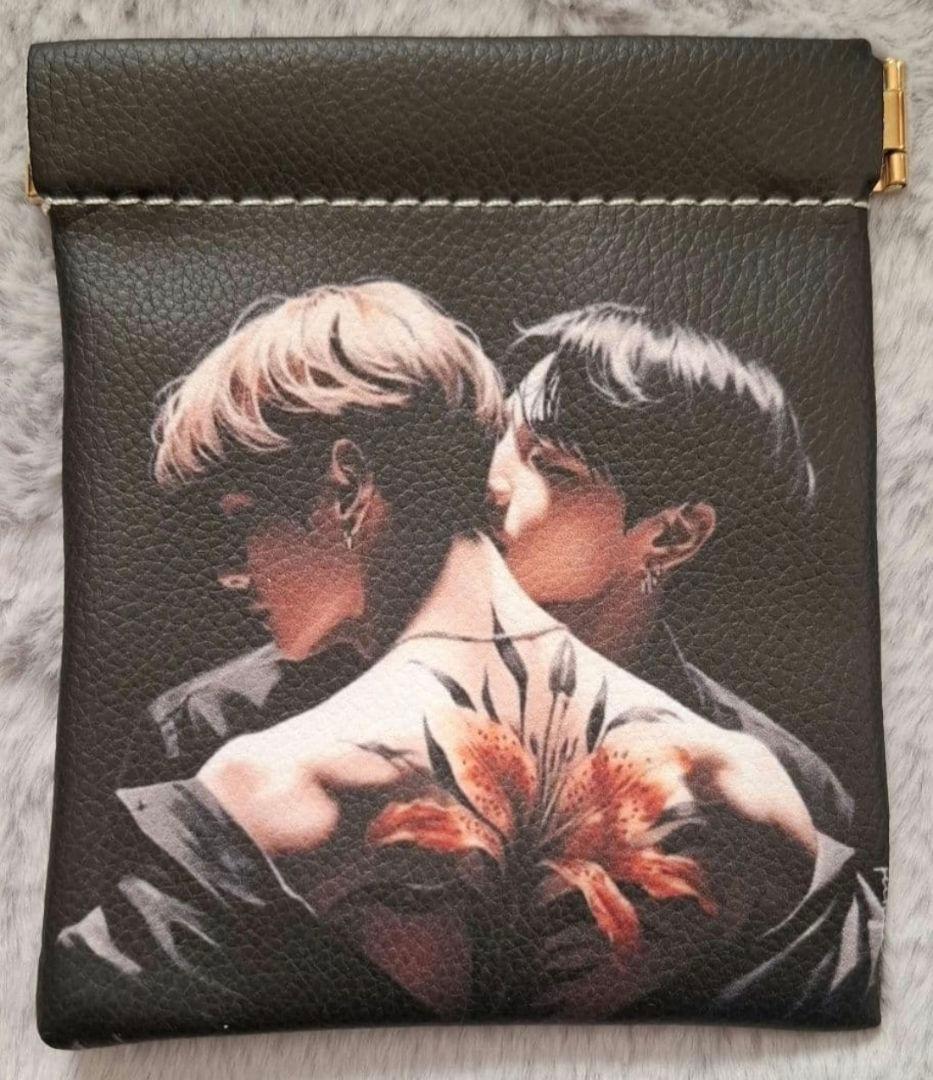 専用です。BTS♡ V✰JUNGKOOK ♡パスケース&小銭入れ