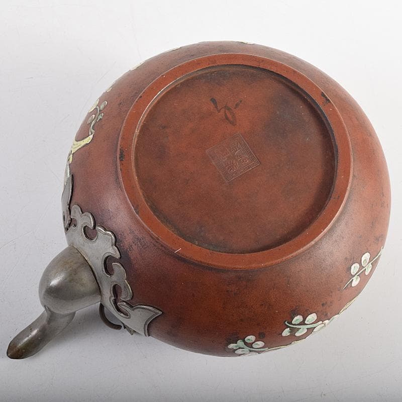 中国鮑県泰製宣興紫砂朱泥古錫装飾花文急須茶壷DR8782