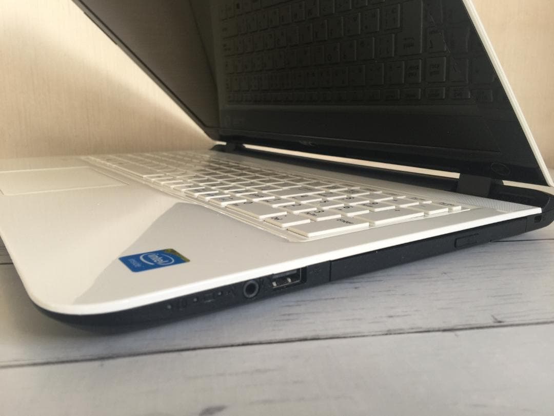 NEC PC-NS150AAW 15.6型液晶 フルサイズノートパソコン