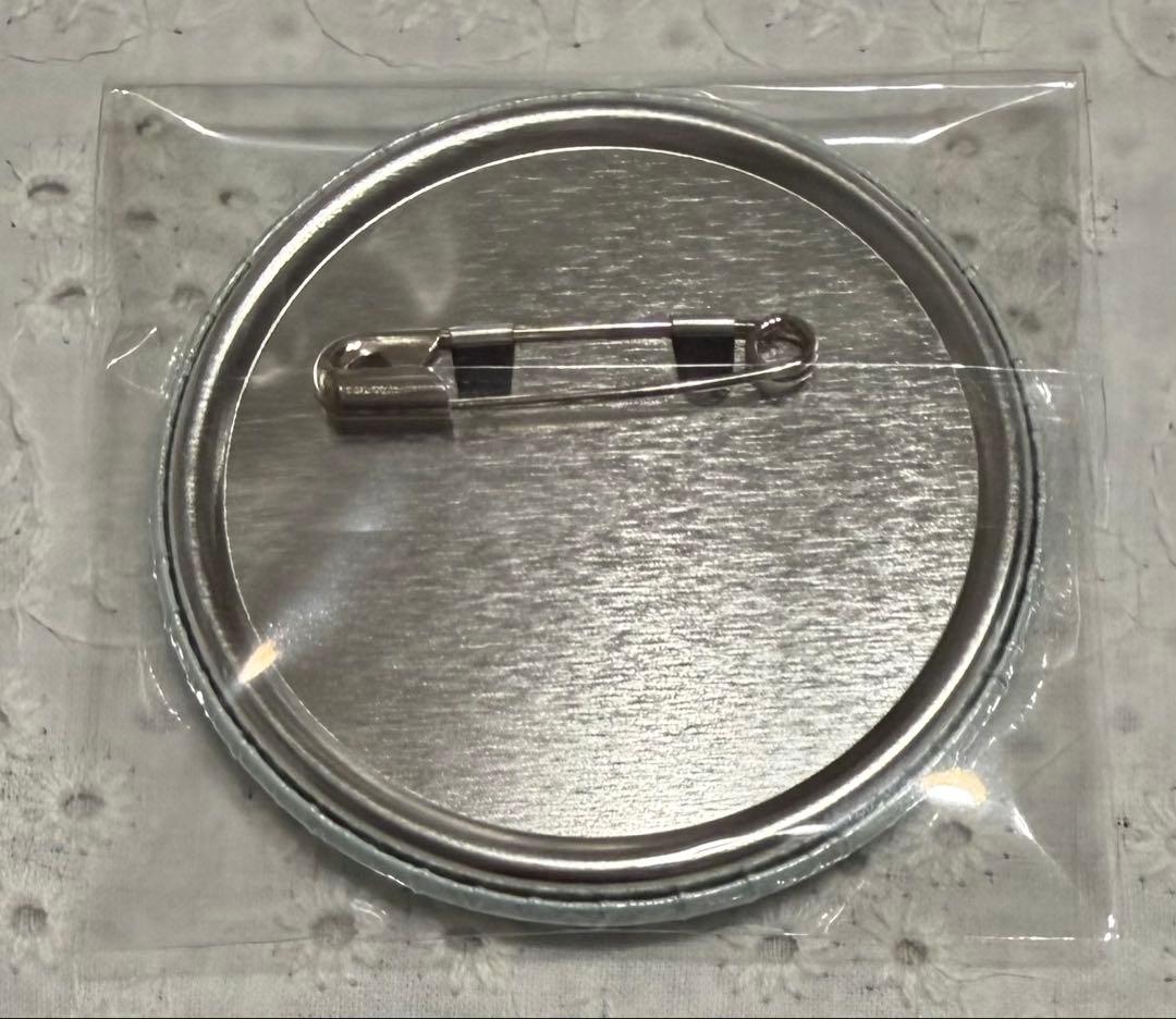 呪術廻戦　きゃらドリ　缶バッジ　五条悟