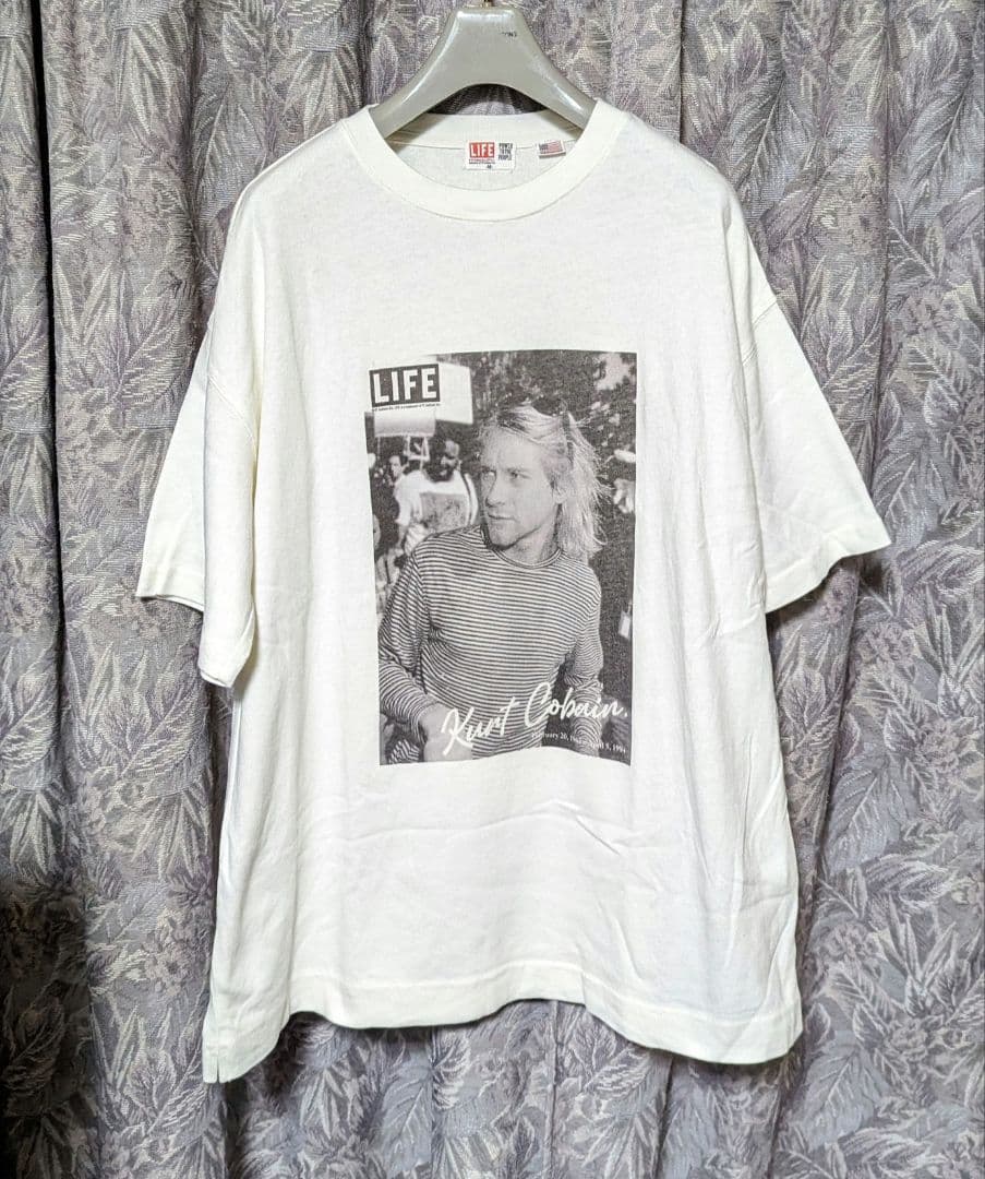 LIFE✕POWER TO THE PEOPLEカートコバーン フォトTシャツ - メルカリ