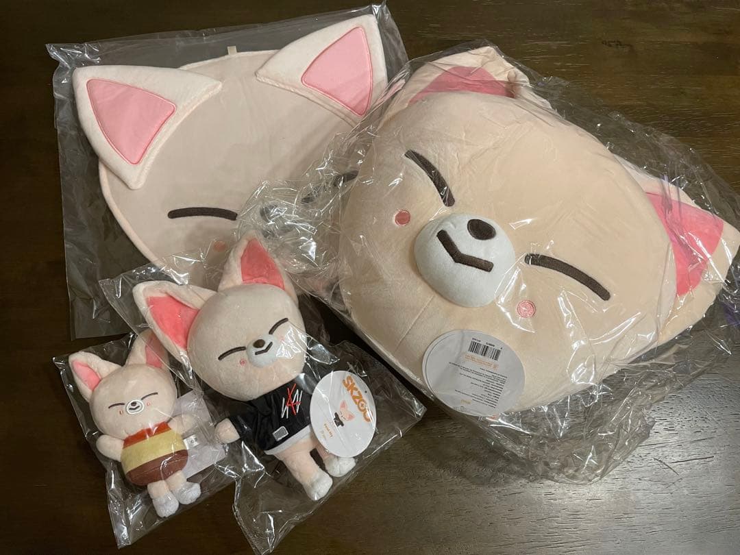 SKZOO Foxl. Ny　クッション　うちわケース　ぬいぐるみ　アイエン