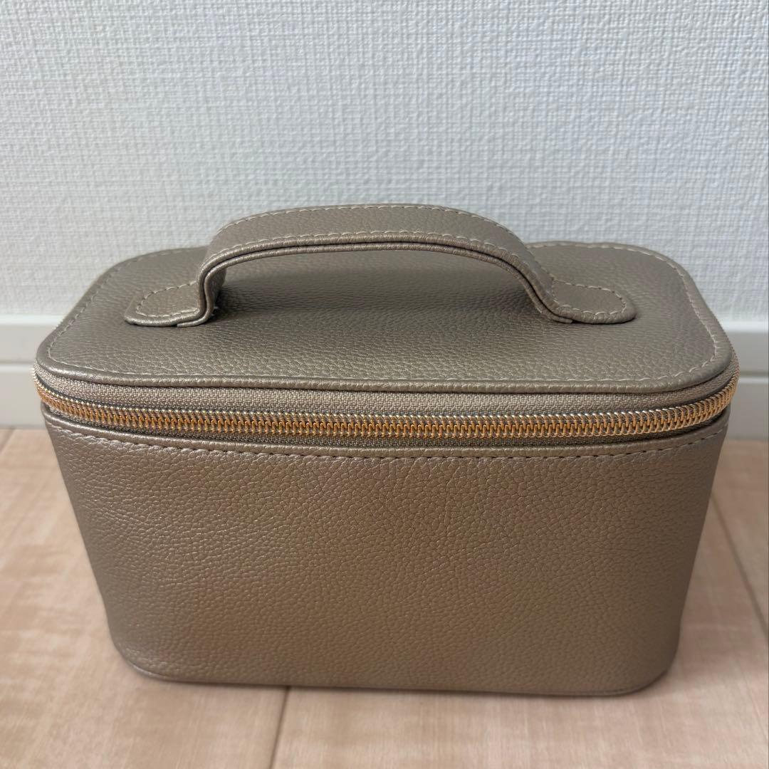 折りたたまずに発送 】エミレーツ航空 ファーストクラス ブルガリ