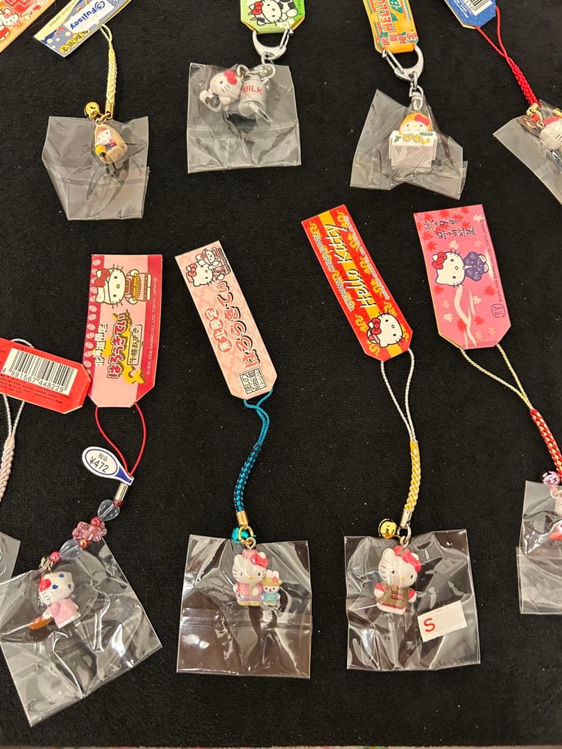 ご当地ハローキティ ストラップ 87個 まとめ売り　未使用