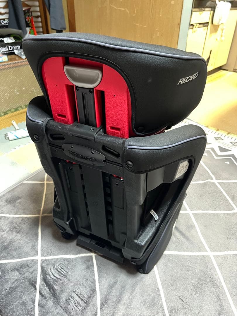 極美品　RECARO ジュニアシート ブラック