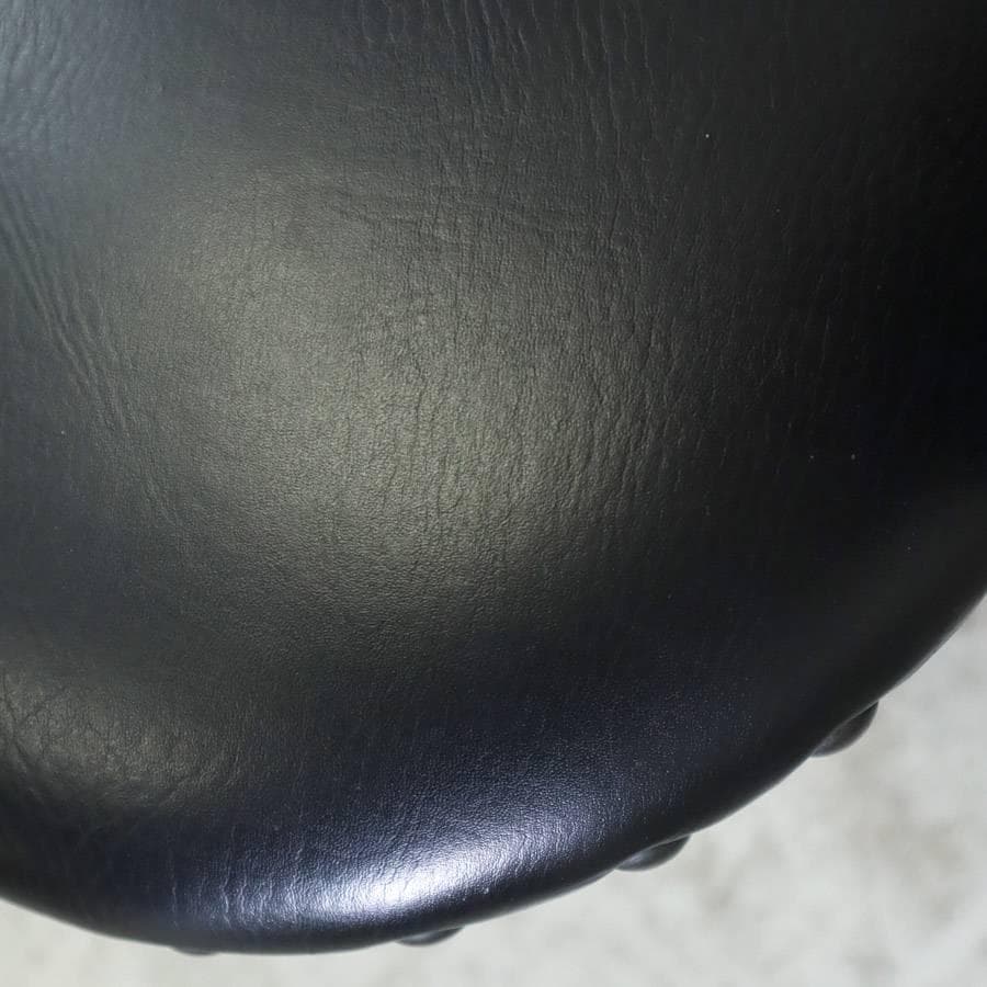 イタリア製 座面回転 バースツール ツイストレッグ アンティーク調 クラシカル2