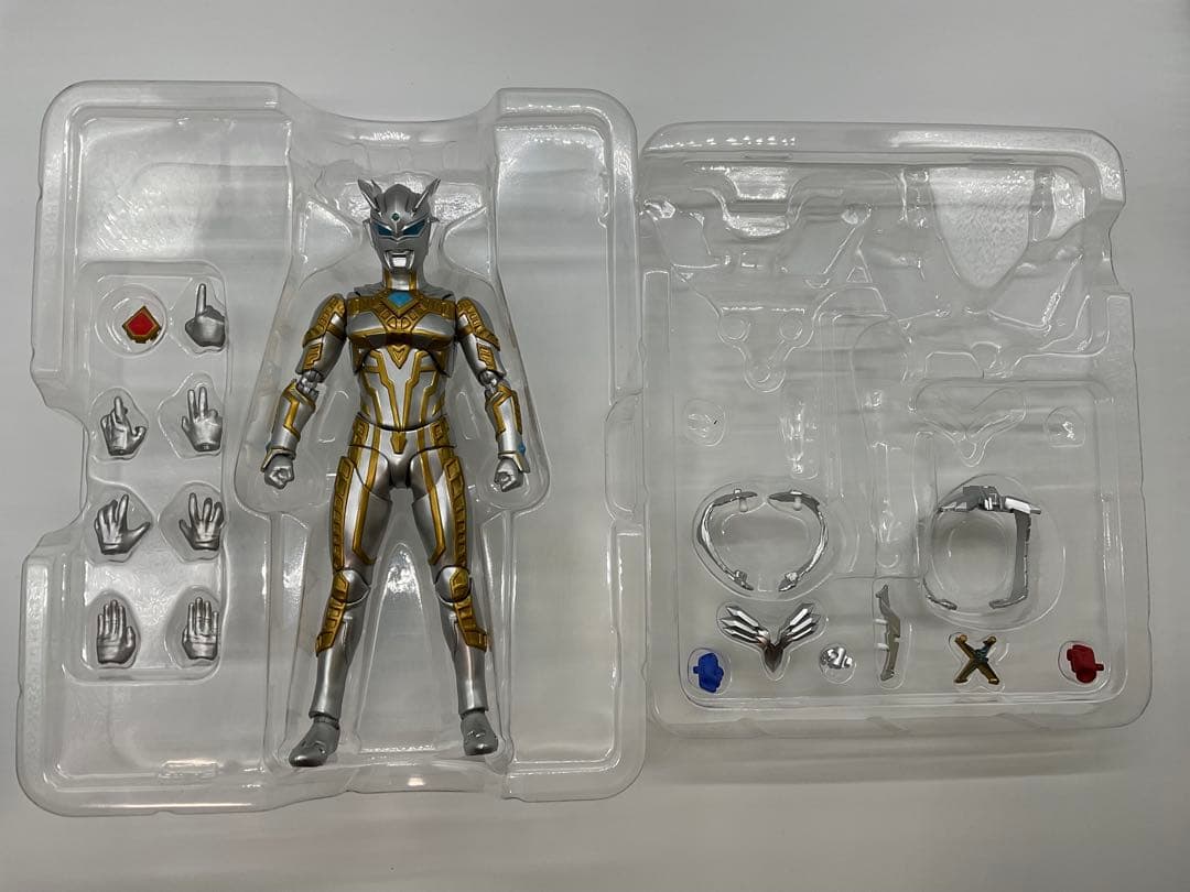 ウルティメイトシャイニングウルトラマンゼロ / ニュージェネ / フィギュアーツ