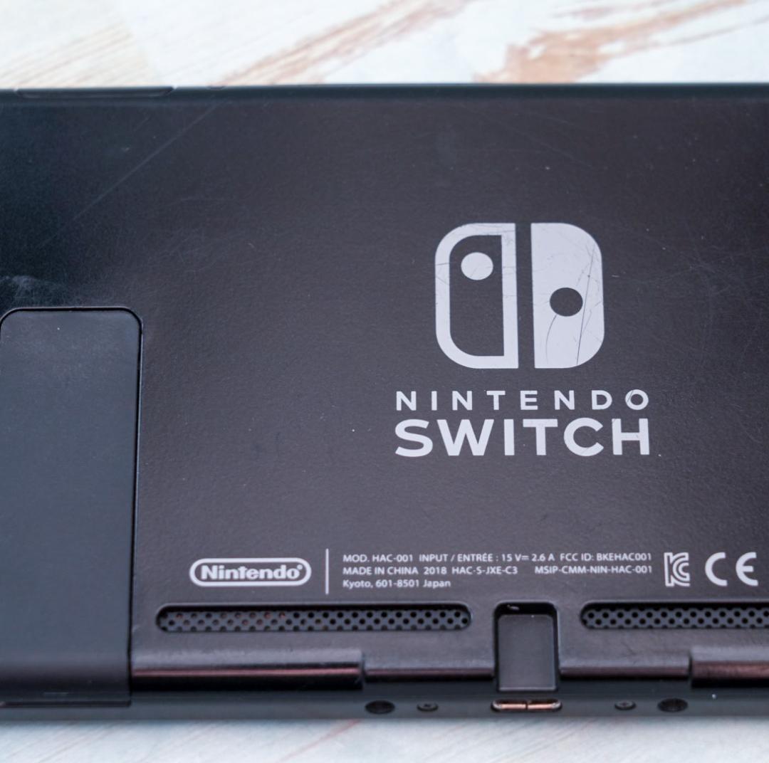 【良品】Nintendo Switch 本体のみ 2018年