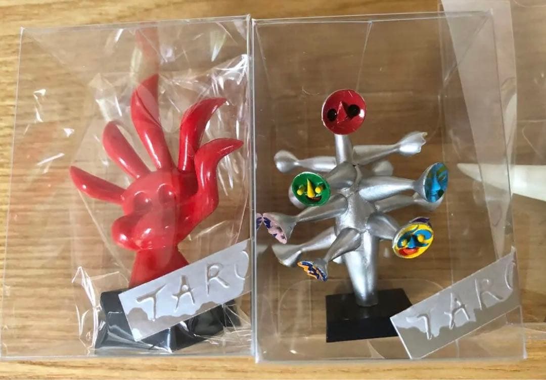 新品未開封 岡本太郎 ミニフィギュア 計3点 (太陽の塔/赤い手/こどもの