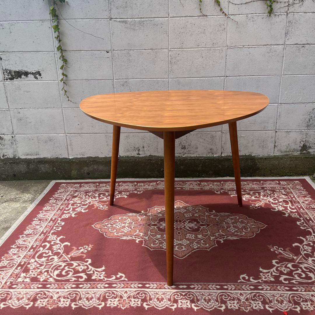 北欧デザイン◾️noce ノーチェ 木製家具 三角テーブル ダイニングテーブル