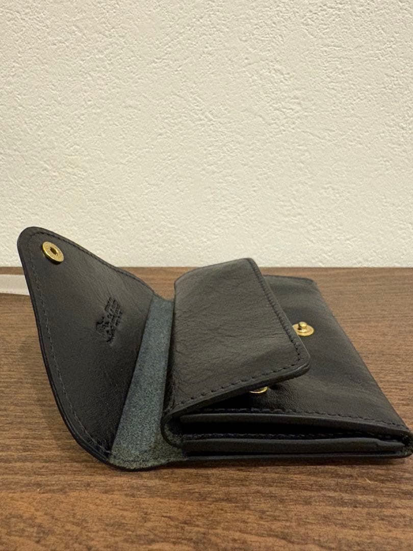 【新品未使用品】　IL BISONTE ブラックレザーケース　カードケース