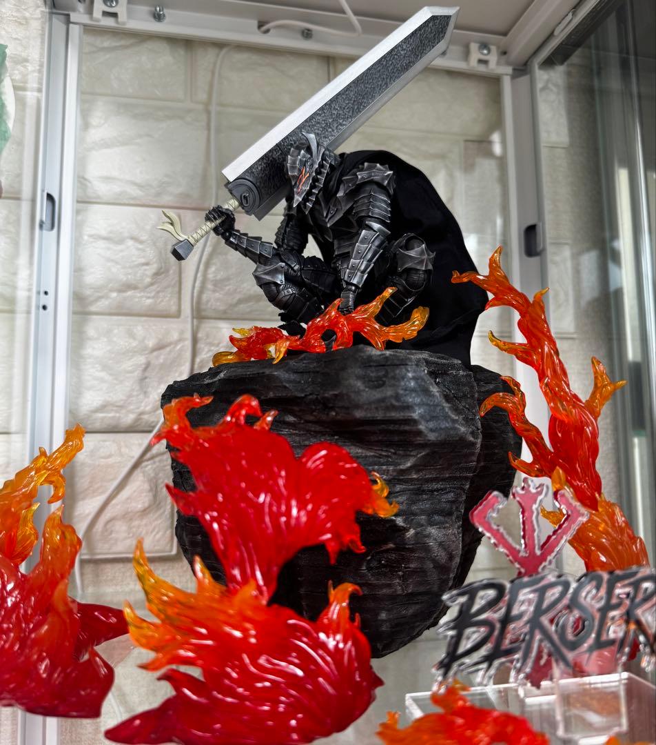 PLAMATEA ガッツ 狂戦士の甲冑　塗装済み完成品