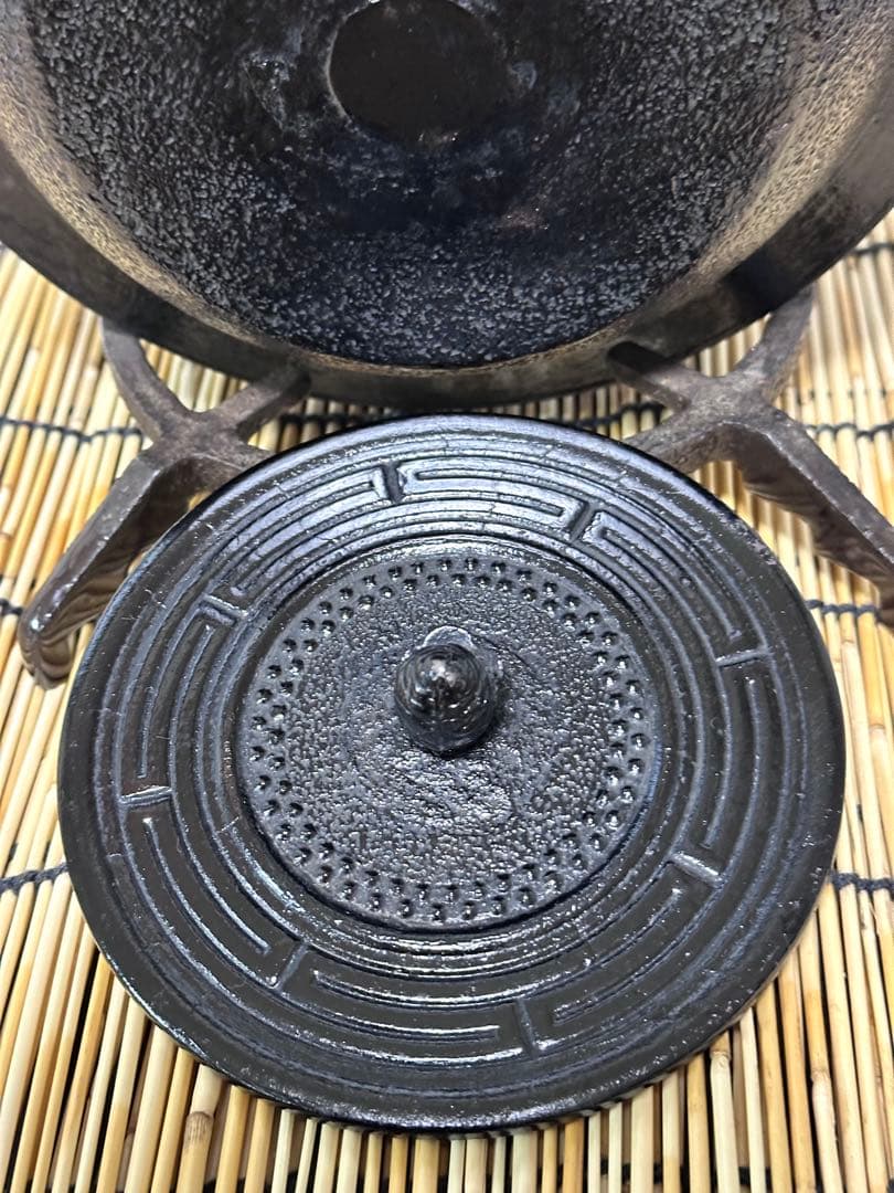 新品、供箱等付属品付 南部岩鋳四代目清末作 真作保証 18型アラレ