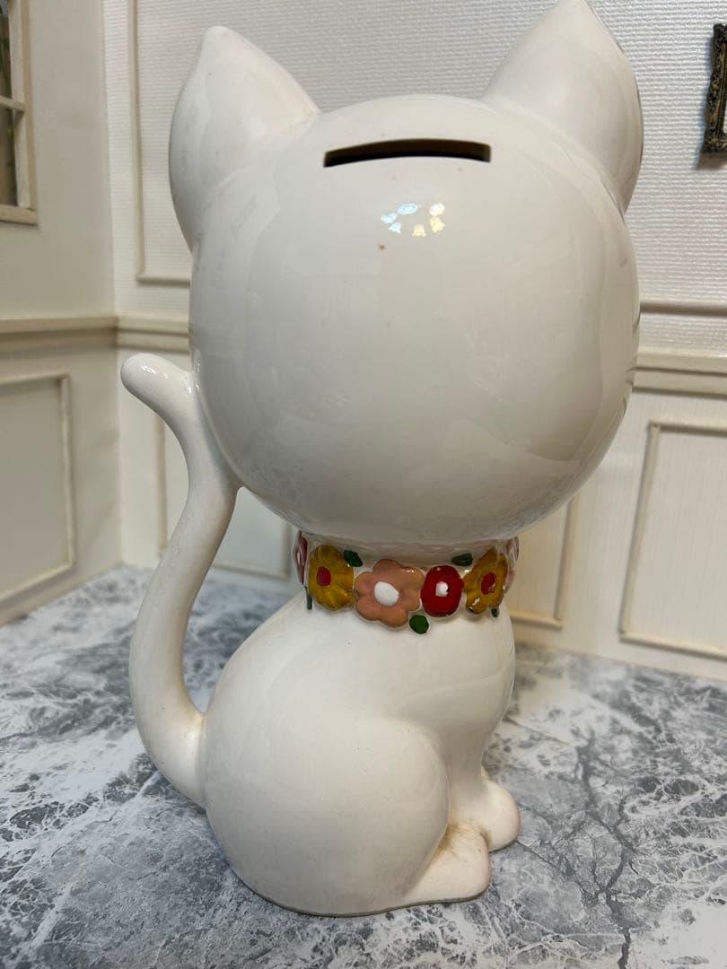 昭和レトロ 1970年代 内藤ルネ 陶器製貯金箱 お花の首飾りの白ネコさん