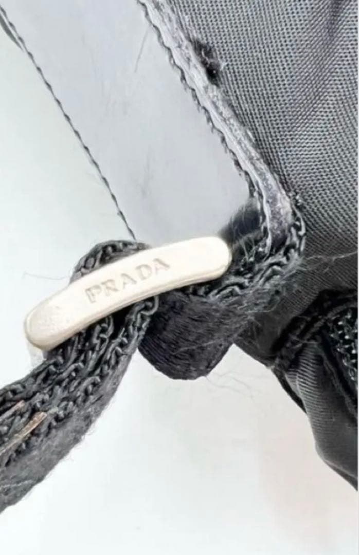 極美品PRADA テスート三角ロゴショルダーバッグ ブラック（未使用に近い）