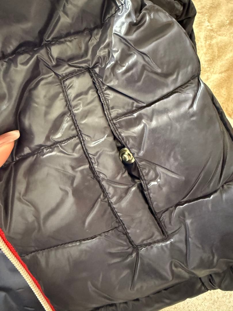 MONCLER黒のフード付きダウンジャケット 18/24 mesi