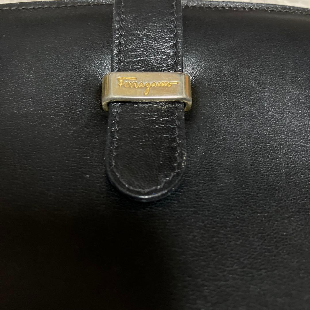 Ferragamo 黒 レザー ショルダーバッグ