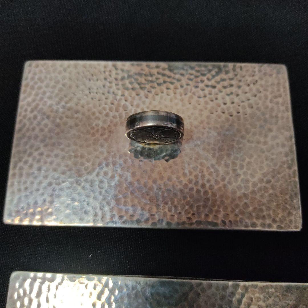 シルバー製。銀製。SILVER970。 ケース箱。家紋。丸に剣に片喰。約450g