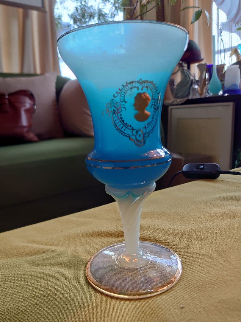 フランス　アンティークオパールオパリンガラス　フラワーベース フランスヴィンテージ雑貨 オパリンガラスフラワーベース.20 花瓶