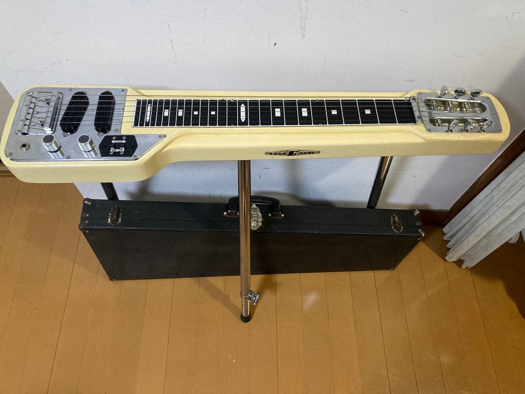 Guyatone グヤ6弦スチールギター スタンド、ケース付