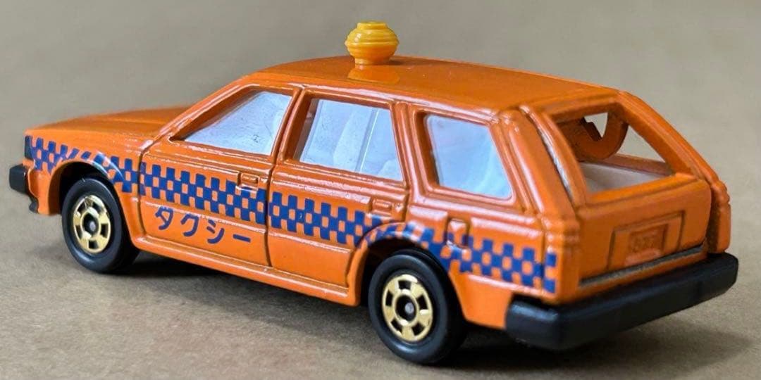 トミカ ニッサン ブルーバードワゴン タクシー