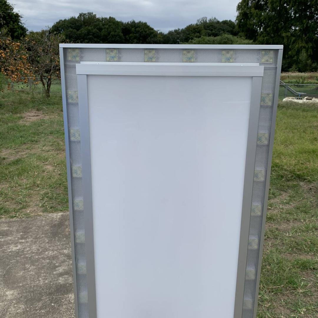 電飾看板 広告看板 キャスター付き 高さ166cm 幅73cm 奥行55cm