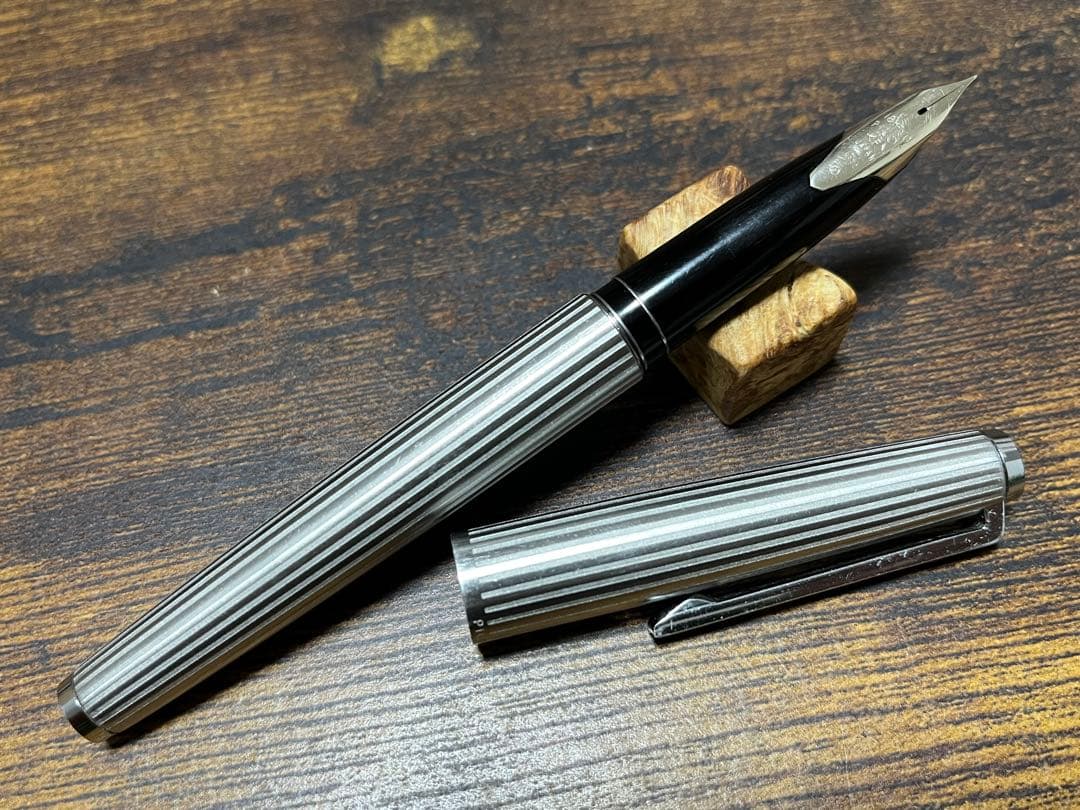 激レア廃盤 PILOT パイロット カスタムストライプ白蝕刻18k F