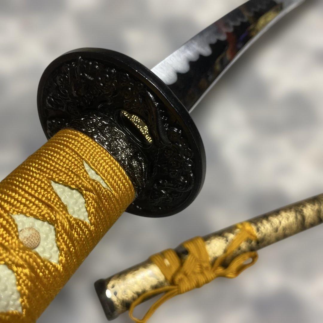 高級模造刀 蜜柑色柄 雲龍楕円黒鍔 金口金尻金糸黒呂鞘 - メルカリ