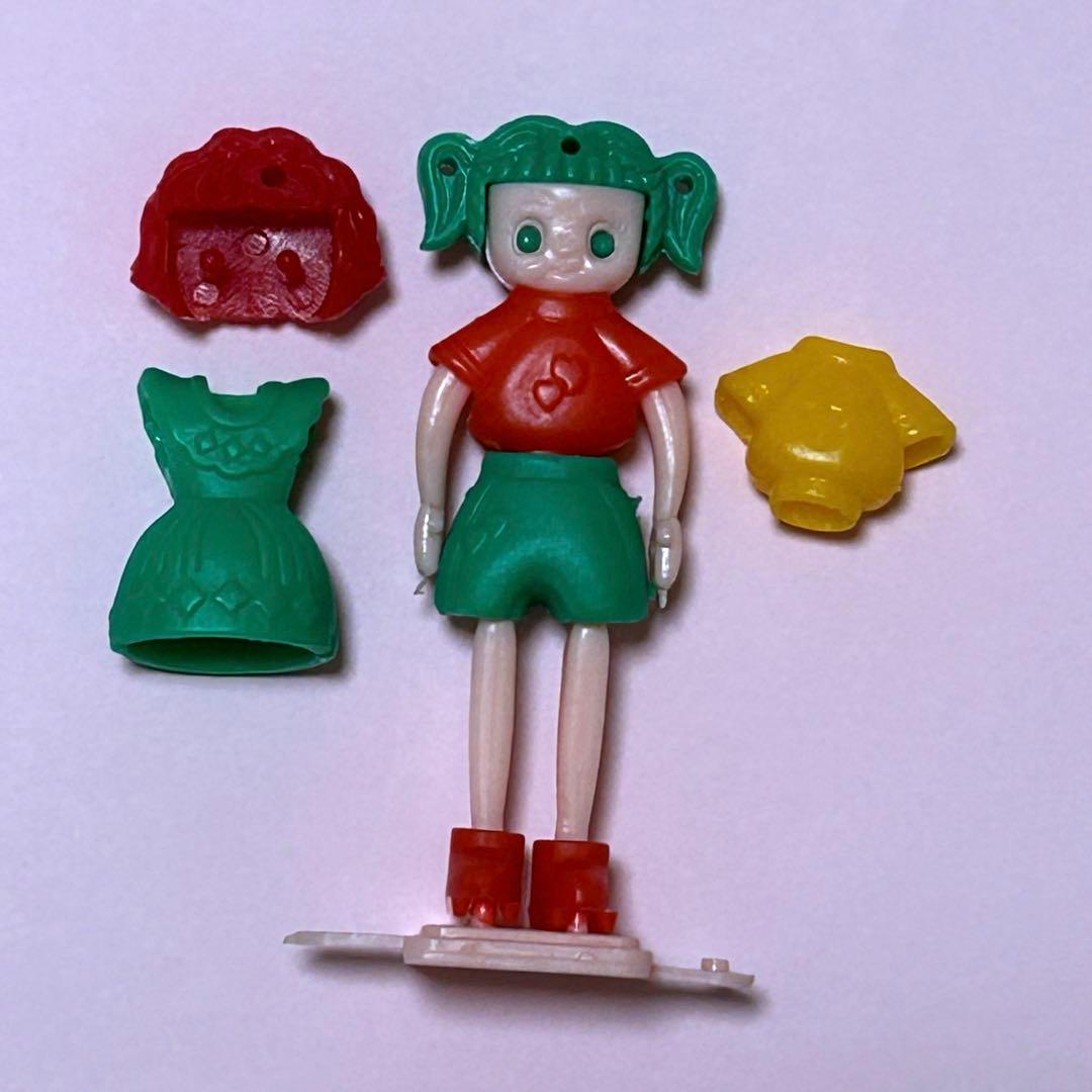 グリコおまけ昭和レトロパピーちゃん(バレーボールウェアスケート)