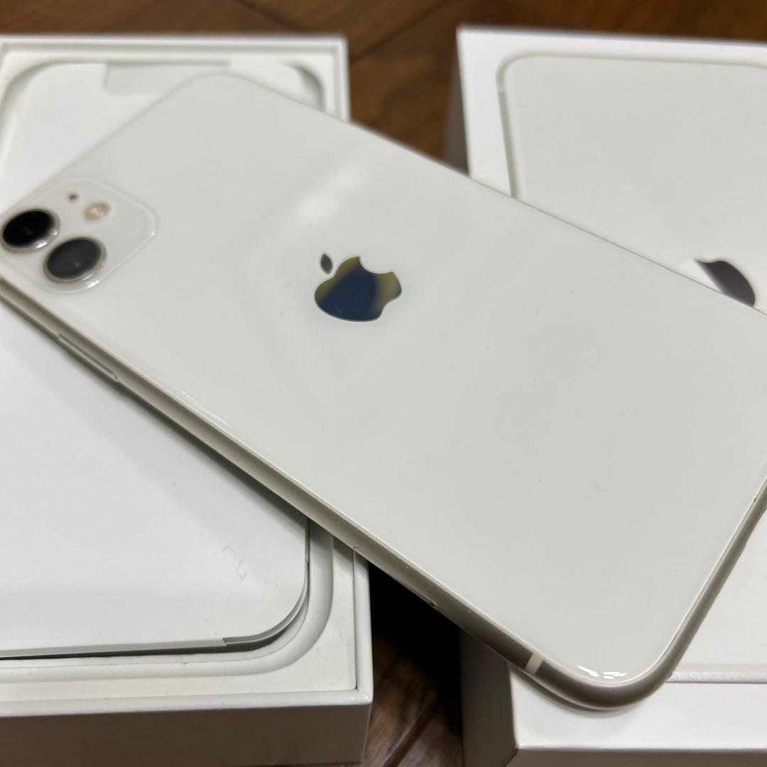 Apple iPhone 11 ホワイト 本体と箱付き　128G