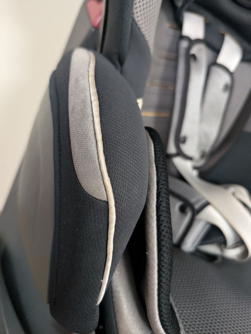 チャイルドシート　アップリカ　フラディアラクート　エレガント　シートベルト固定