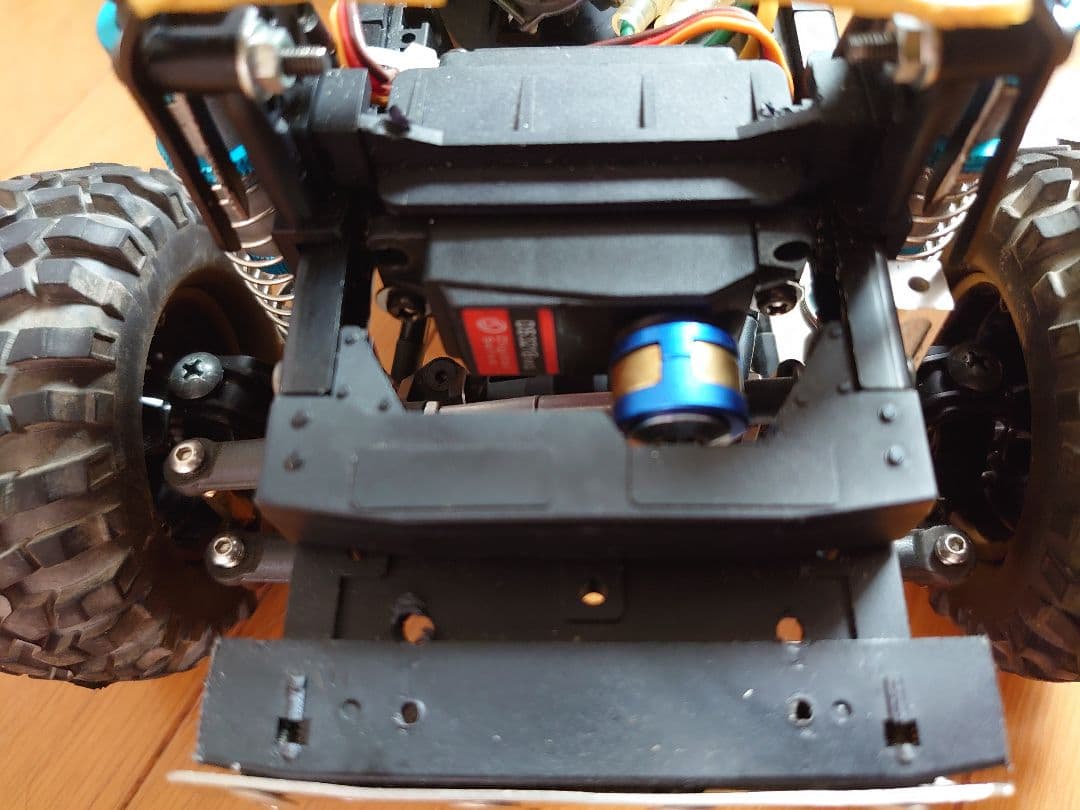 田宮 CC02 シャーシ ハイラックスボディ付き