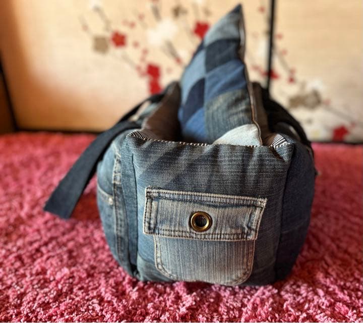 ふわふわ キャリーバッグ ② デニムリメイク A97967621 - 犬用品クラシック