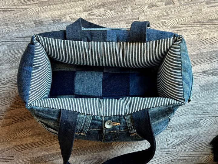 ふわふわ キャリーバッグ ② デニムリメイク A97967621 - 犬用品クラシック