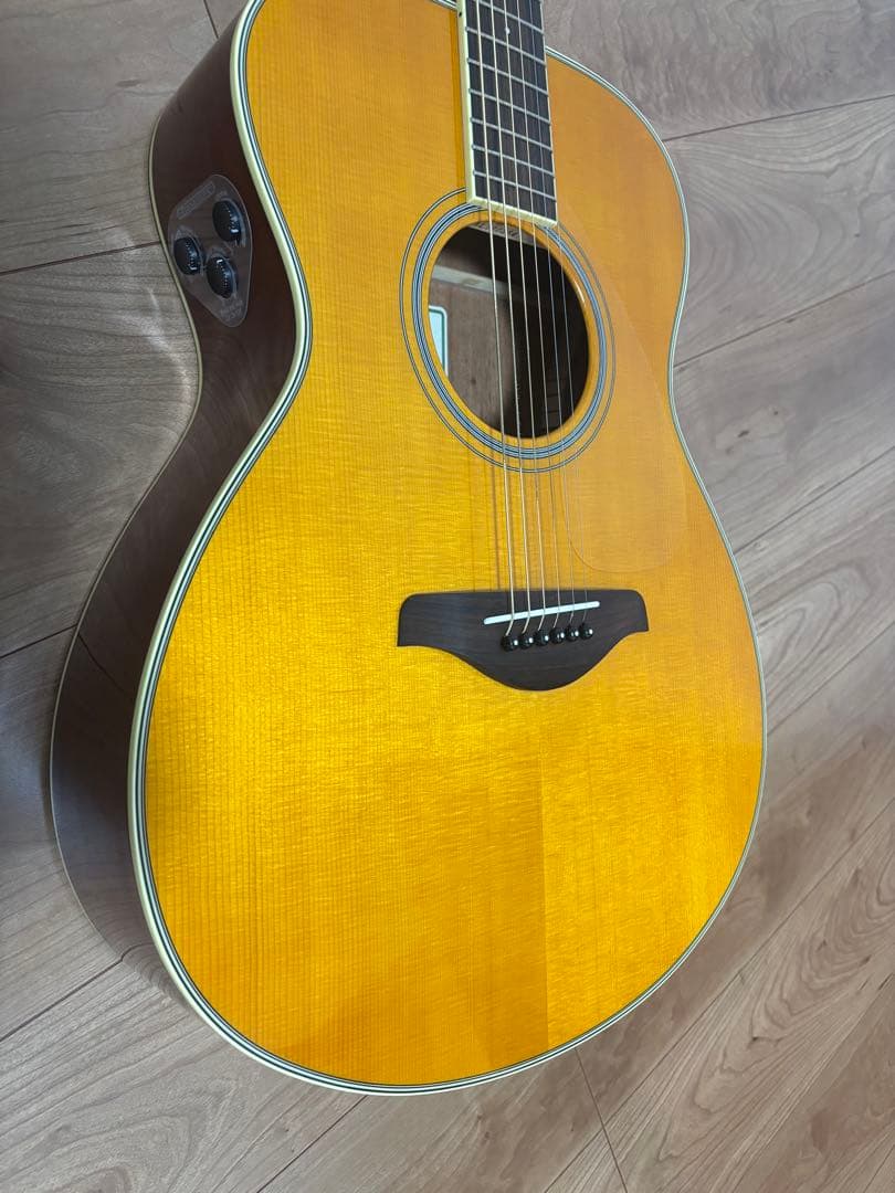 美品Yamaha FS-TA アコースティックギター トランス 姫路駅手渡し希望