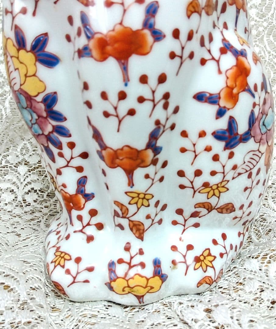 古伊万里 見返り猫 金彩赤絵 五彩絵付 置き物