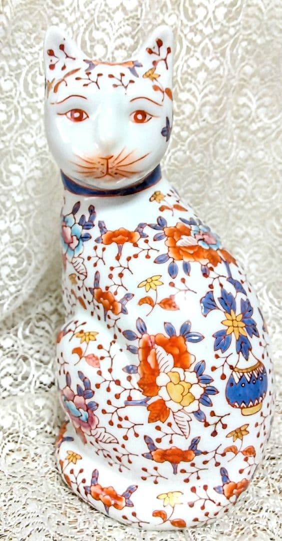 古伊万里 見返り猫 金彩赤絵 五彩絵付 置き物