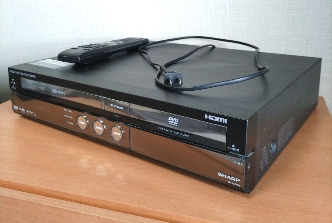 シャープ AQUOS DVD ビデオ一体型レコーダー　DV-ACV52