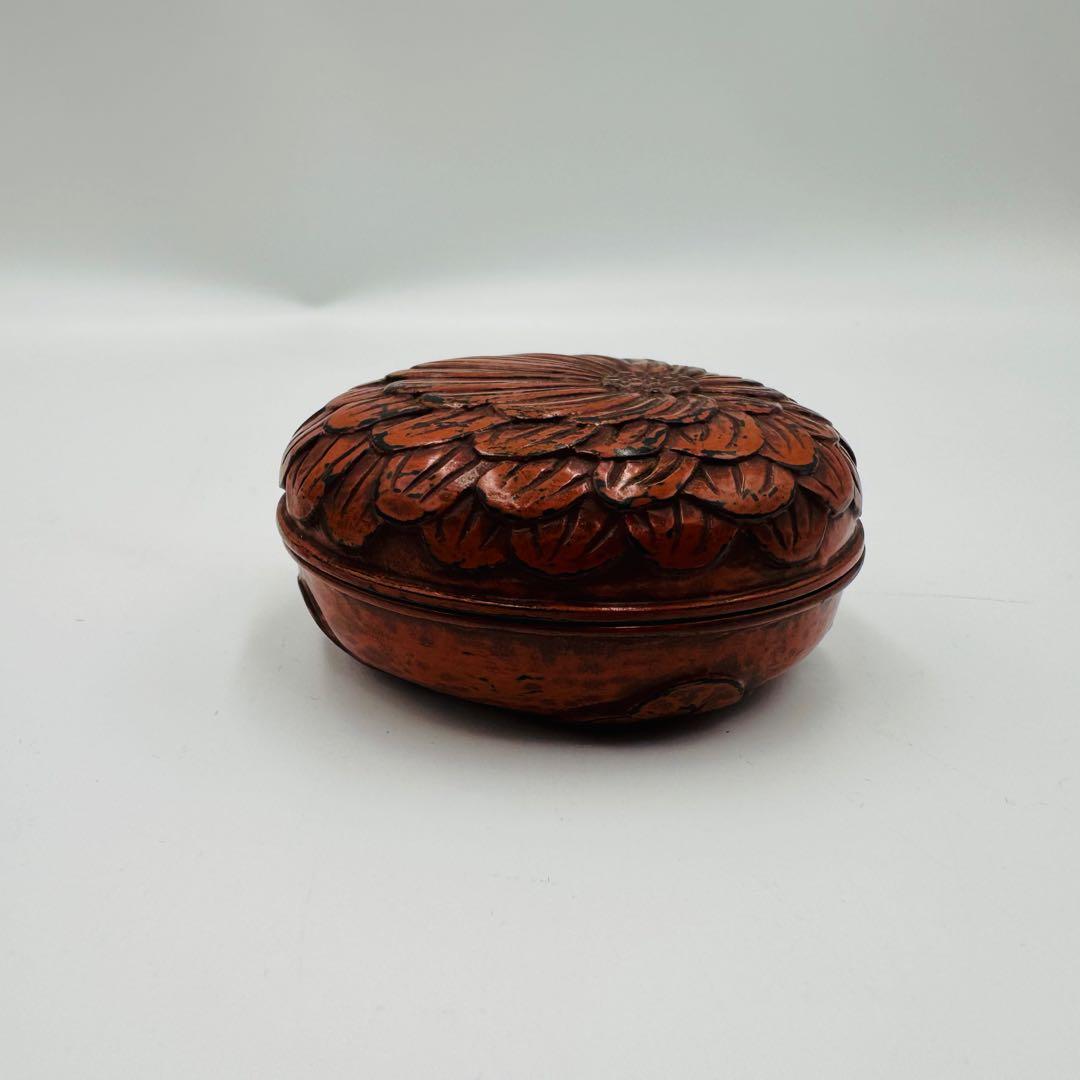 鎌倉彫 御殿菊 香合 共箱】骨董 アンティーク インテリア - メルカリ