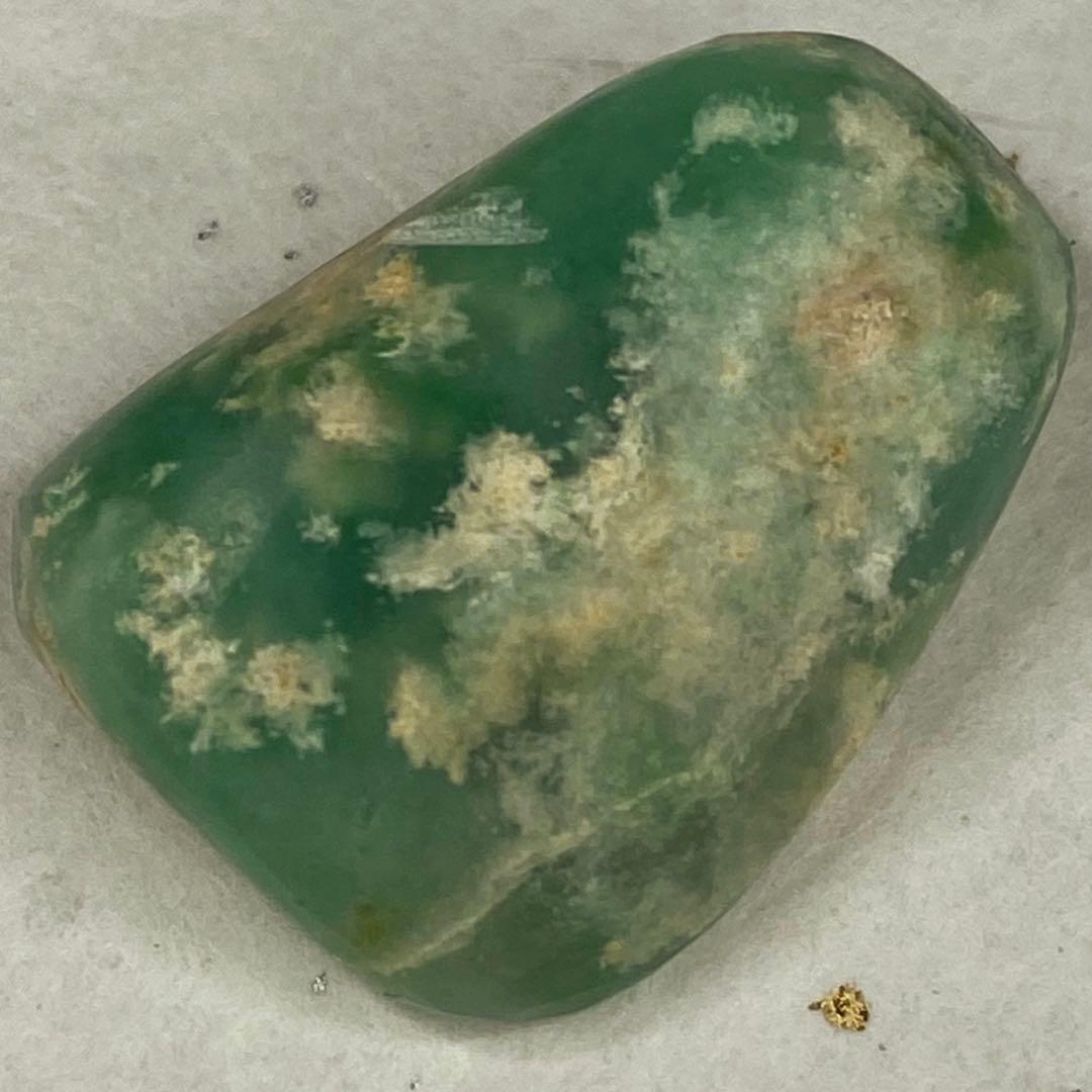 希少】糸魚川翡翠 金山谷 ろうかん質 上質 高透過 翠色 原石 3g - メルカリ