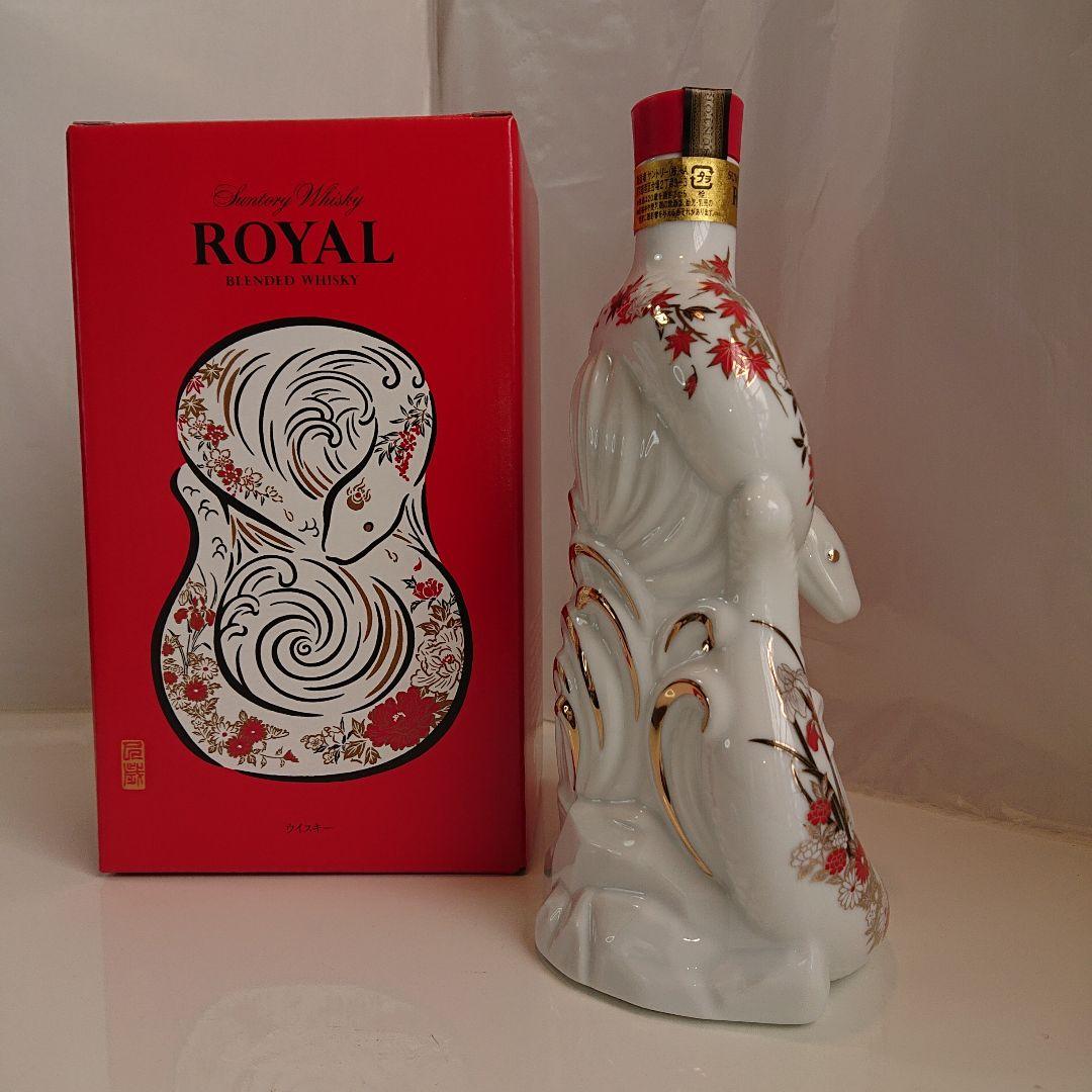 サントリーローヤル 2025巳年干支陶器ボトル 600ml