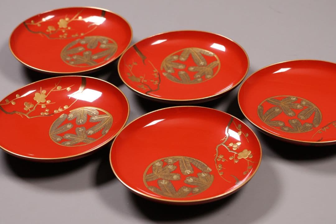 CM247】時代木製漆器 松竹梅 金蒔絵 朱塗 引盃 五客 木製漆器 小皿
