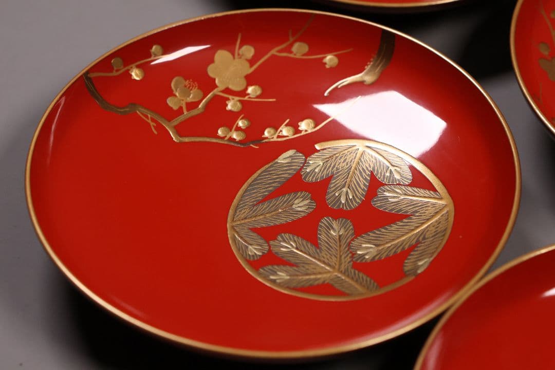 【CM247】時代木製漆器 松竹梅 金蒔絵 朱塗 引盃 五客 木製漆器 小皿 杯
